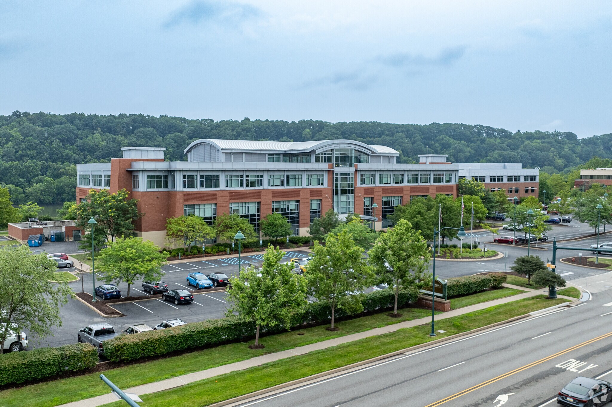 385 E Waterfront Dr, Homestead, PA à louer Photo du bâtiment- Image 1 de 12