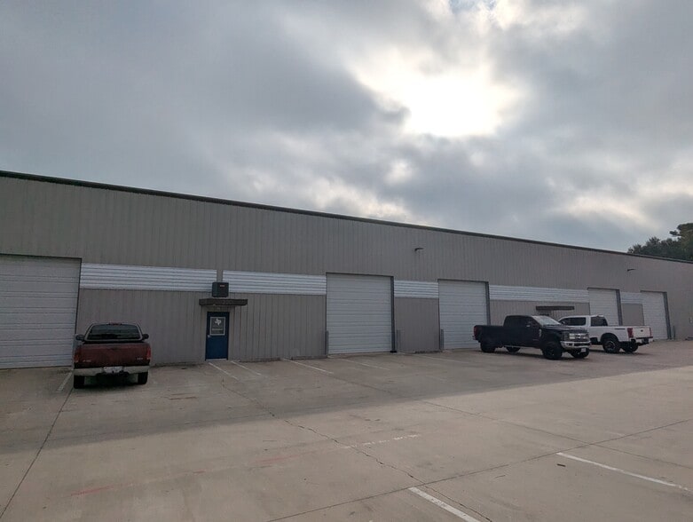 16311-16315 Dundee Rd, Cypress, TX for lease - Building Photo - Image 1 of 11