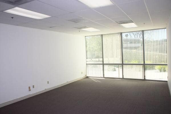 741 Garden View Ct, Encinitas, CA for lease - Interior Photo - Image 3 of 7