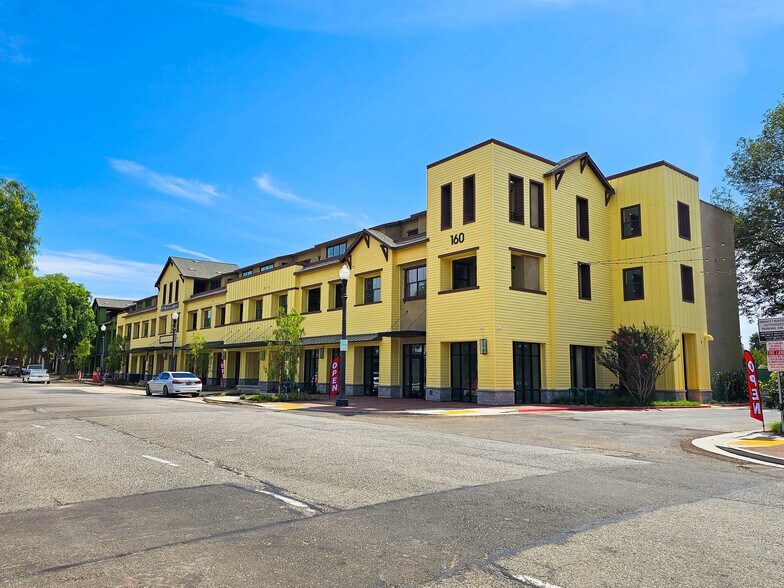 80-250 E High St, Moorpark, CA à louer - Photo du bâtiment - Image 3 de 8