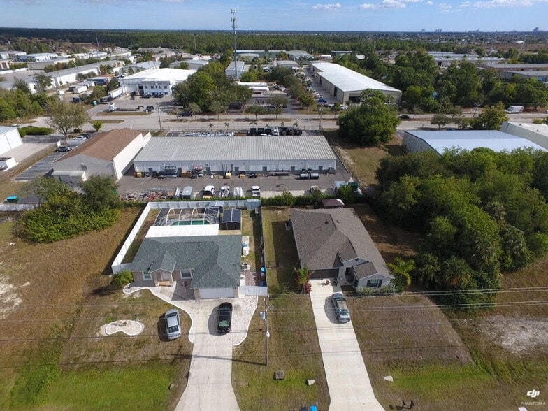 2528 Andalusia Blvd, Cape Coral, FL for sale - Building Photo - Image 3 of 3
