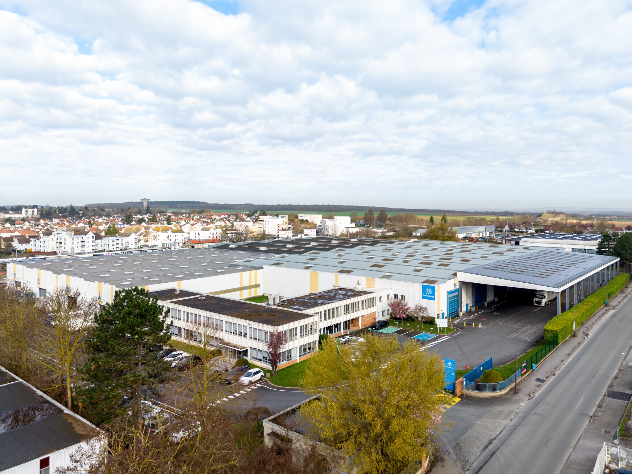 8 Rue De La Ferme Saint Ladre, Fosses for lease Primary Photo- Image 1 of 4