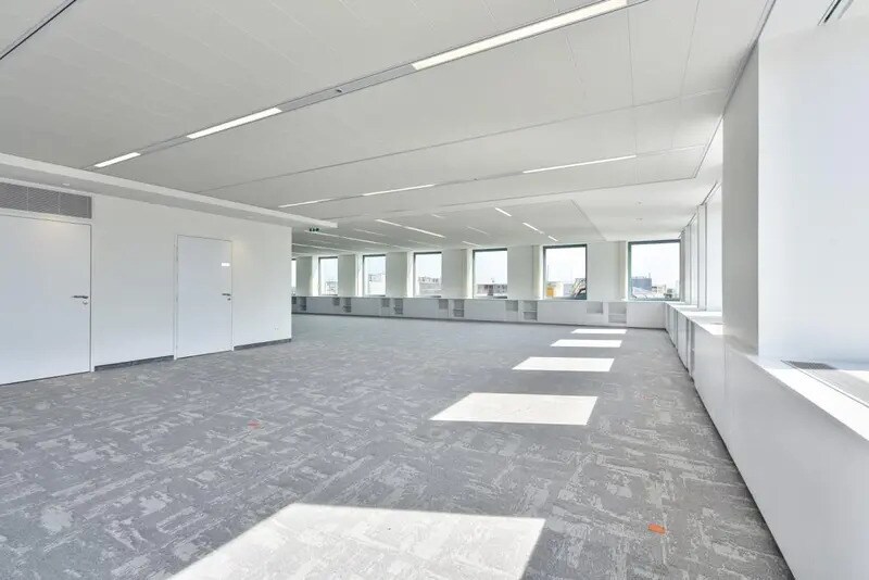 2 Rue Stephenson, Montigny-le-Bretonneux for lease - Building Photo - Image 3 of 9