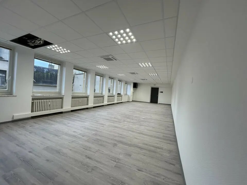 Office in Metz for lease Interior Photo- Image 1 of 10