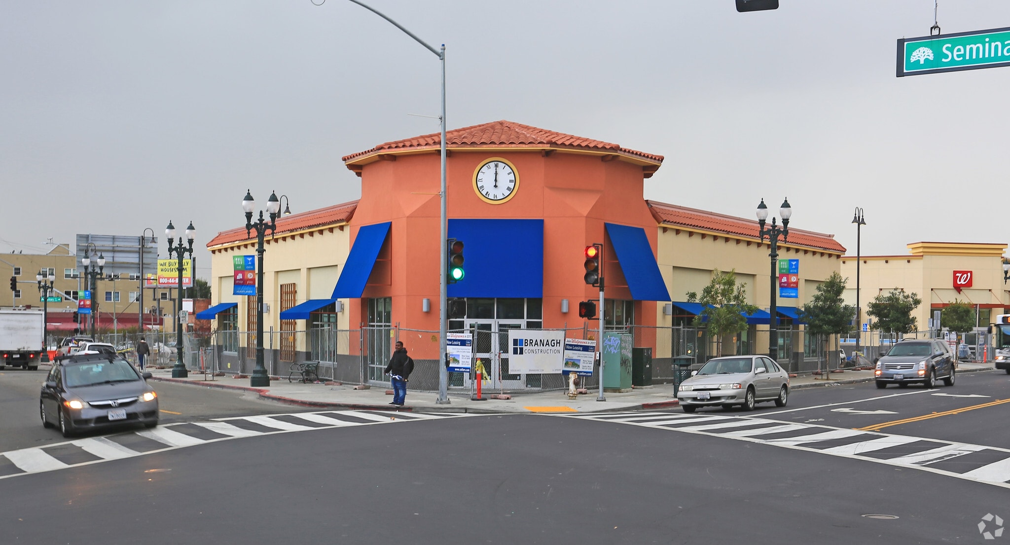Foothill Blvd, Oakland, CA à louer Photo principale- Image 1 de 9