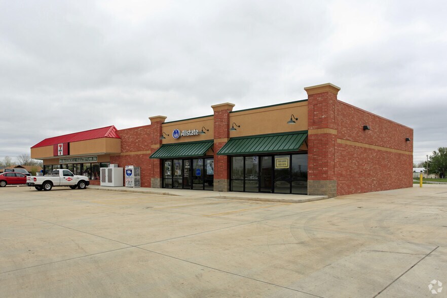 800-820 W Robinson St, Norman, OK à louer - Photo du bâtiment - Image 2 de 5