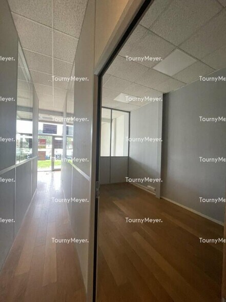 1115 Rue Hélène Boucher, Mauguio for lease - Interior Photo - Image 2 of 9