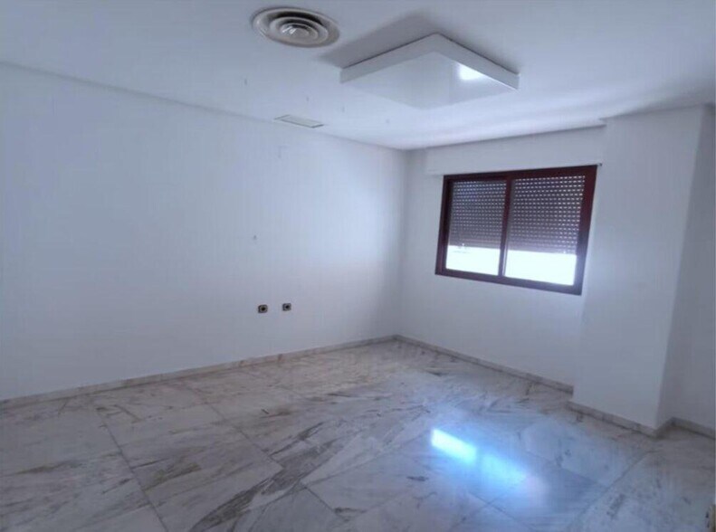 Office in Cáceres, Cáceres for sale - Building Photo - Image 3 of 8