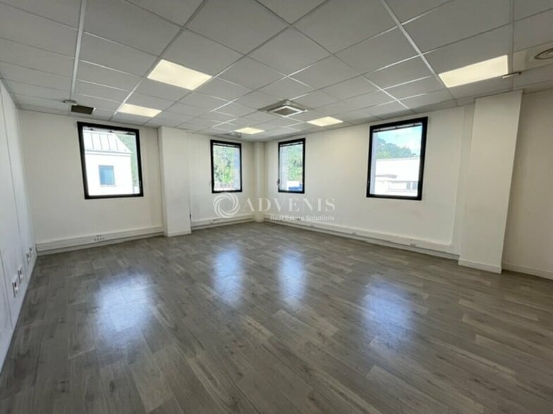 Bureau dans Le Blanc-Mesnil à louer - Photo intérieure - Image 1 de 11