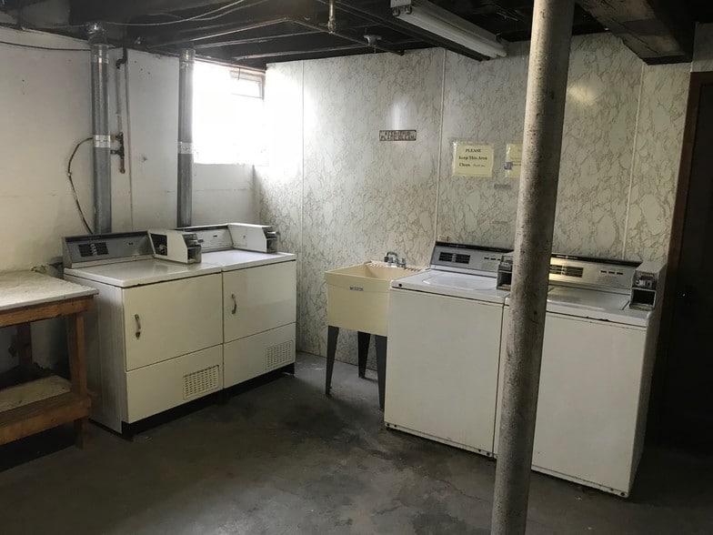 1665 Pagel Ave, Lincoln Park, MI à vendre - Photo du bâtiment - Image 2 de 5