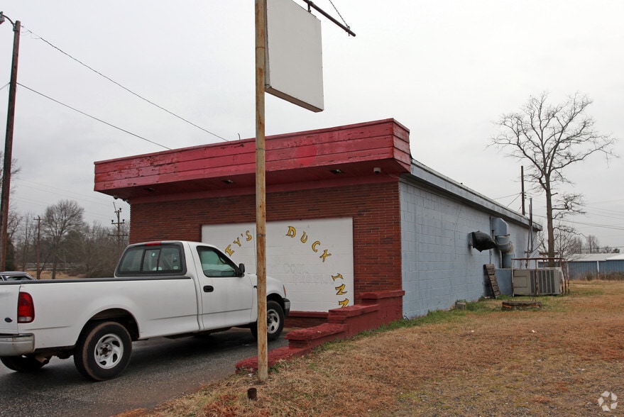 403 Old Spartanburg Hwy, Wellford, SC for sale - Building Photo - Image 1 of 1