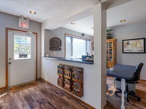 111 Railroad Ave, Bartlett, IL à louer Photo du bâtiment- Image 2 de 9