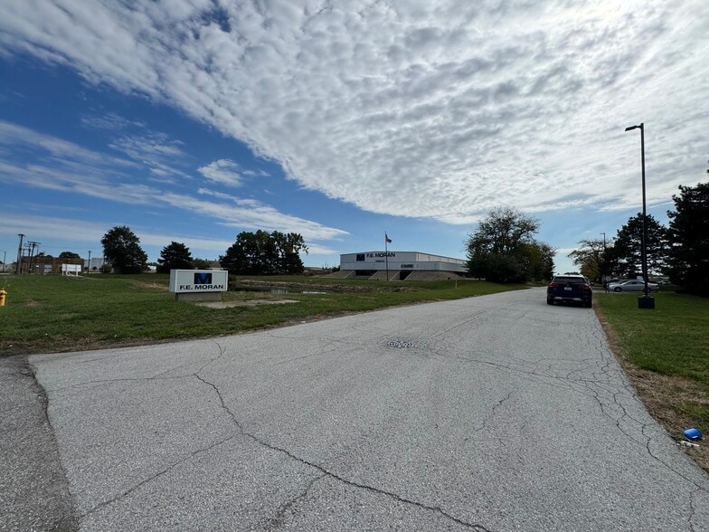 2300 Michigan St, Hammond, IN à louer - Photo du bâtiment - Image 2 de 32