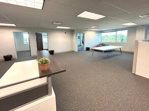 125 Emeryville Dr, Cranberry Township, PA for lease Interior Photo- Image 1 of 5