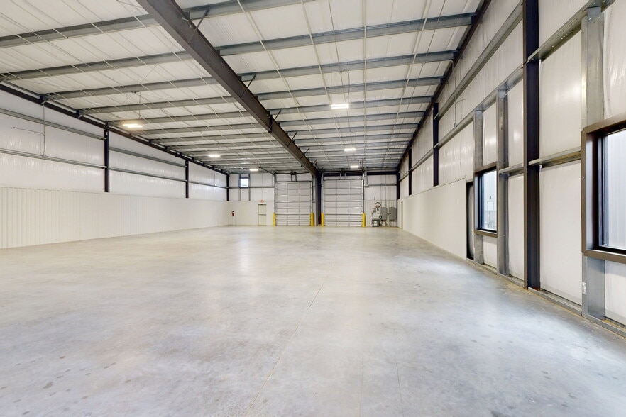 Jarvis Business Park portefeuille de 4 propriétés à vendre sur LoopNet.ca - Numérisation 3D de Matterport - Image 3 de 25