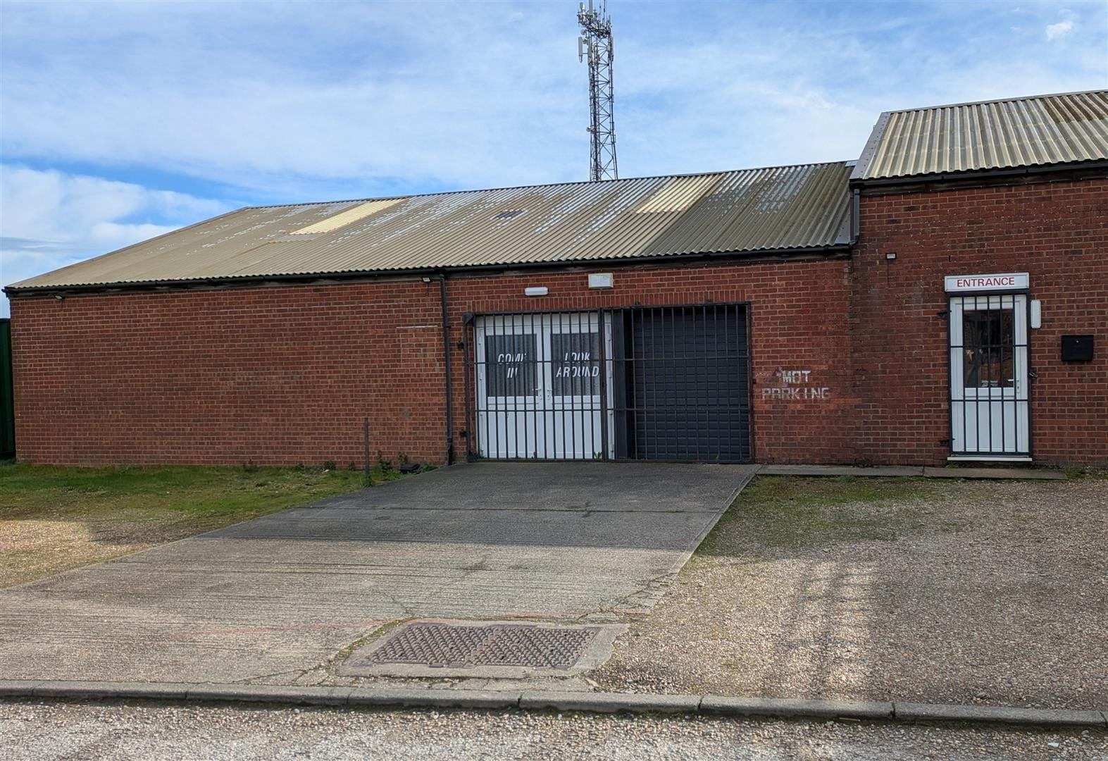 2 Warwick Rd, Louth for lease Building Photo- Image 1 of 9