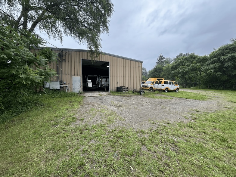 56565 Pine Rd, South Bend, IN à louer - Photo du bâtiment - Image 2 de 10