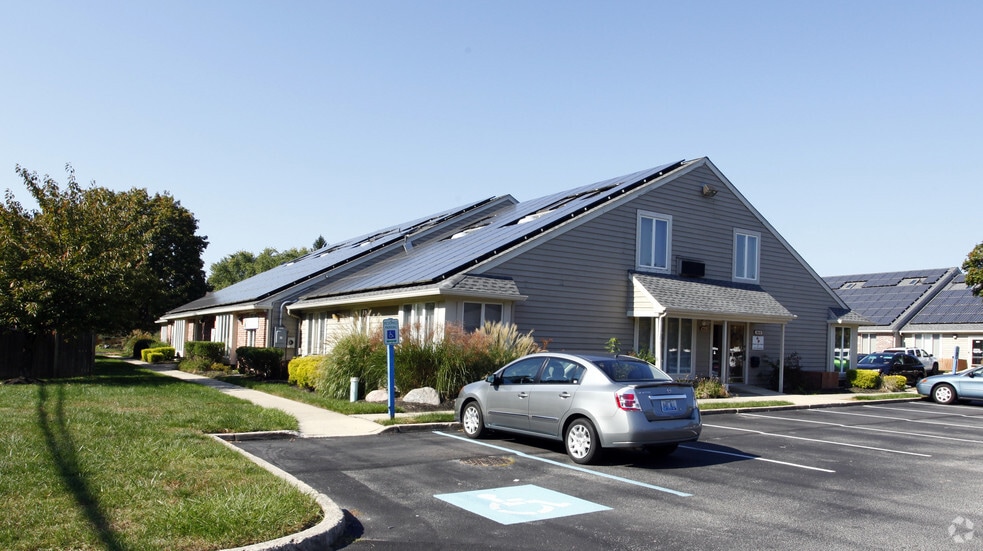 175 Berlin Cross Keys Rd, Berlin, NJ for lease - Building Photo - Image 1 of 3