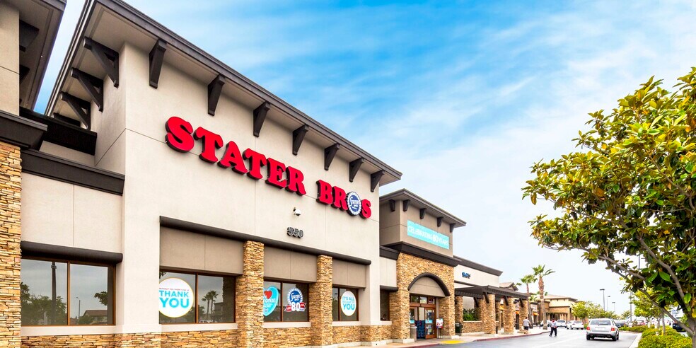 450-590 Hidden Valley Pky, Corona, CA à louer - Photo du bâtiment - Image 2 de 20