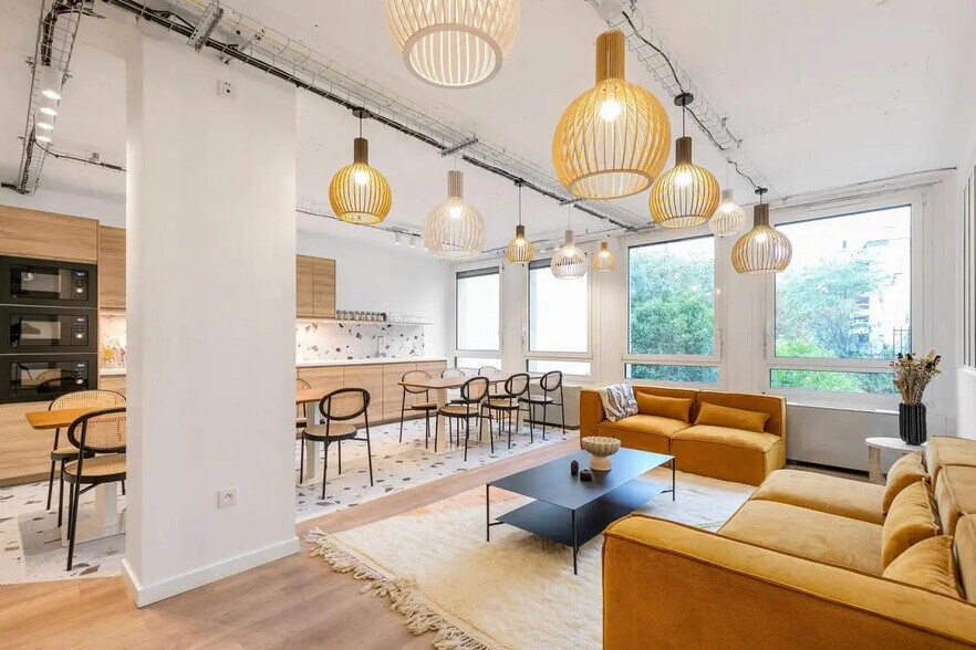 25 Rue D'Artois, Paris for lease - Interior Photo - Image 1 of 13