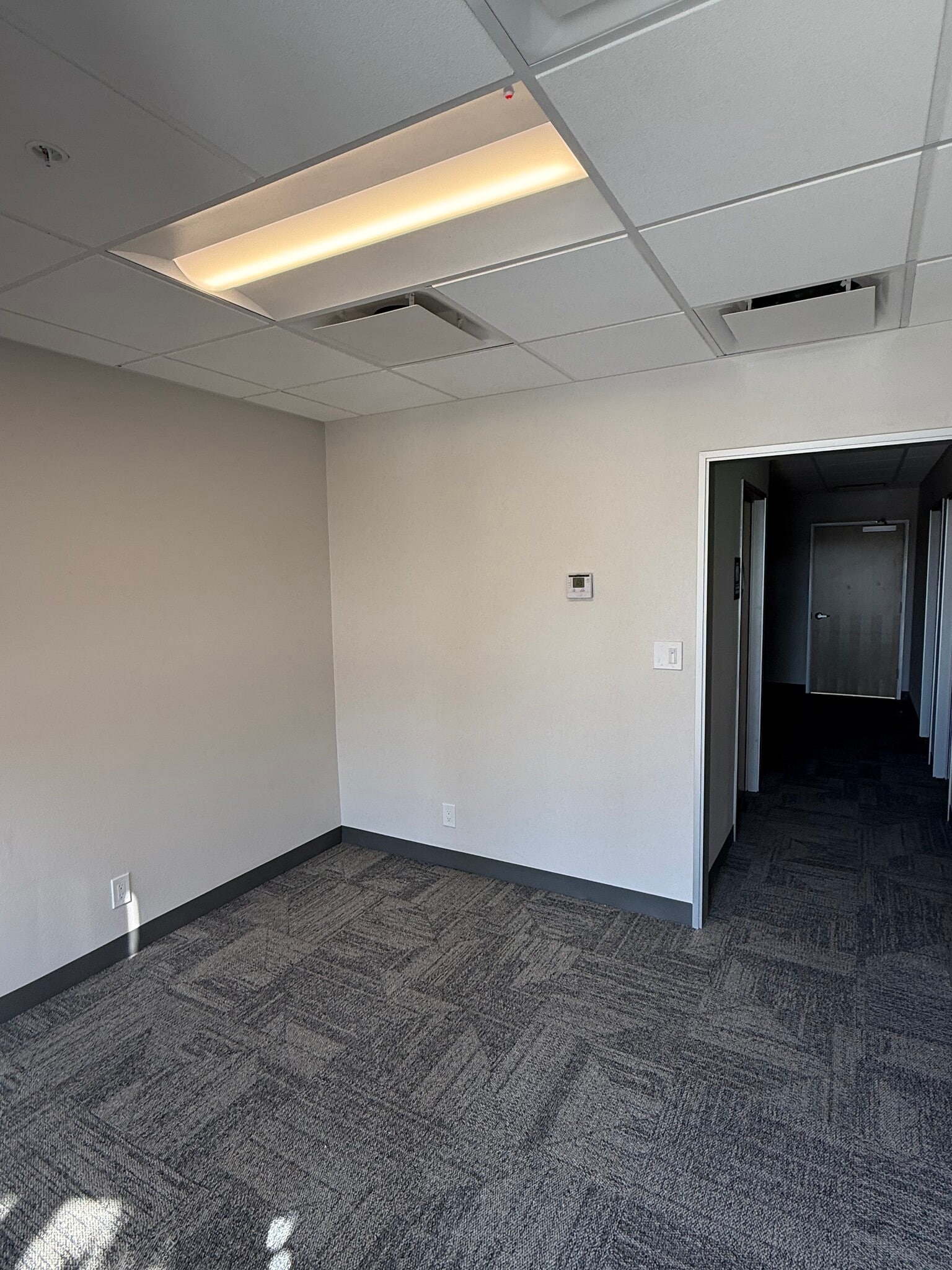 10700 Jersey Blvd, Rancho Cucamonga, CA à louer Photo intérieure- Image 1 de 7