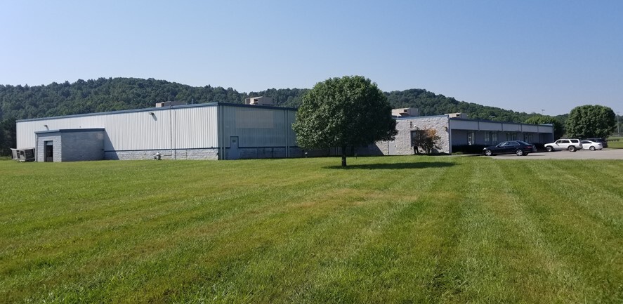 385 One Industrial Park Rd, Oneida, TN à vendre - Photo principale - Image 1 de 1