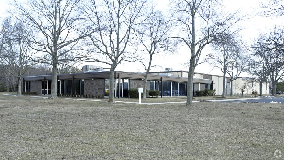 1710 State Route 34, Farmingdale, NJ à vendre - Photo du bâtiment - Image 3 de 11