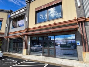 2127 S Hwy 97, Redmond, OR for lease Building Photo- Image 2 of 7