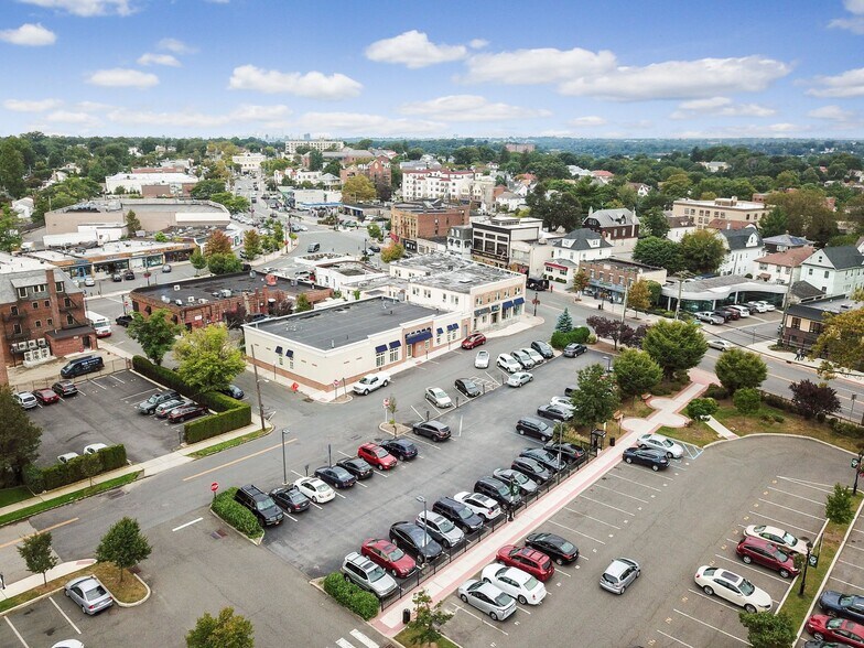 434-440 White Plains Rd, Eastchester, NY à louer - Photo du bâtiment - Image 2 de 20
