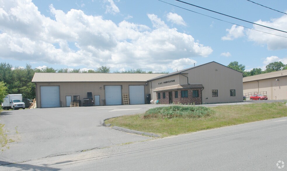 24 Hayward St, Ipswich, MA à louer - Photo du bâtiment - Image 2 de 2