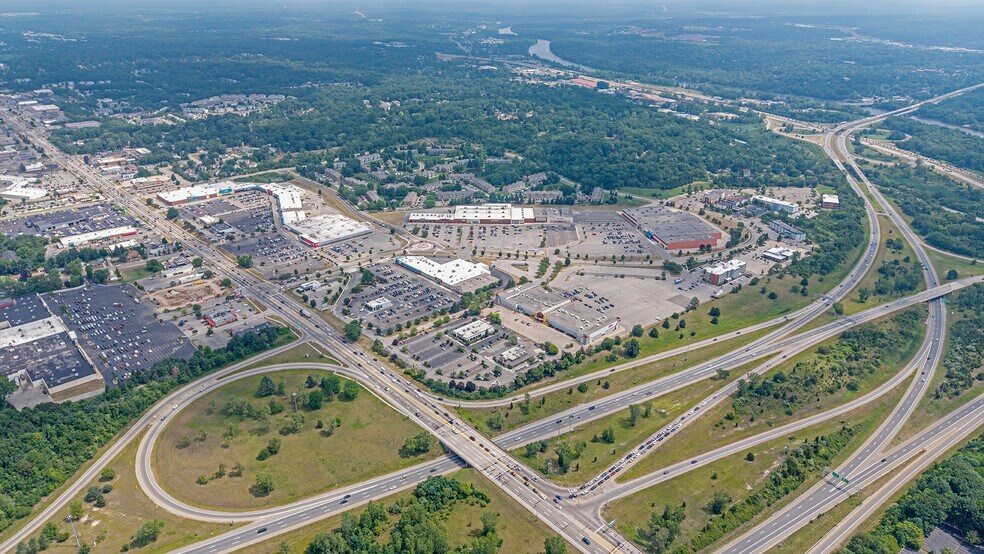 Green Orchard Shopping Center portefeuille de 2 propriétés à vendre sur LoopNet.ca - Photo du bâtiment - Image 2 de 5