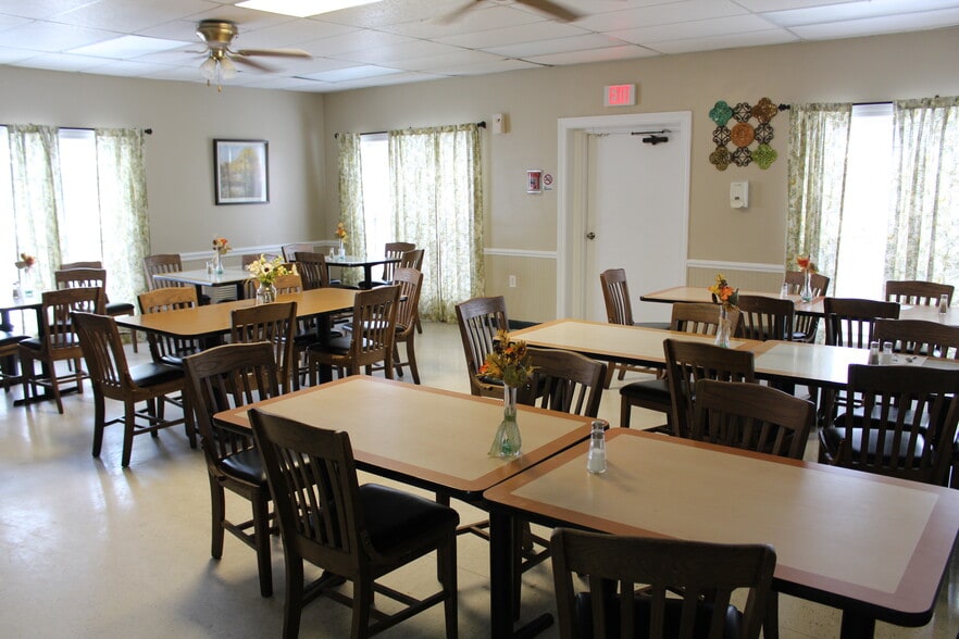 329 Cooper St, Kenansville, NC for sale - Interior Photo - Image 2 of 41