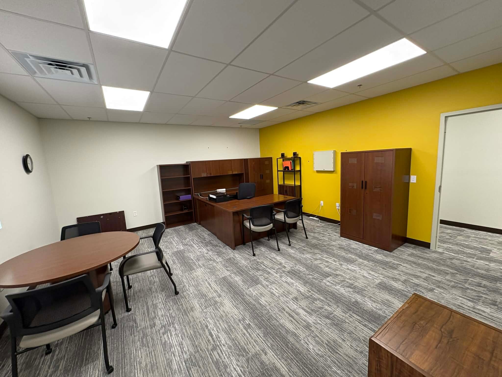 401 E 4th Ave, Hutchinson, KS for lease Interior Photo- Image 1 of 59