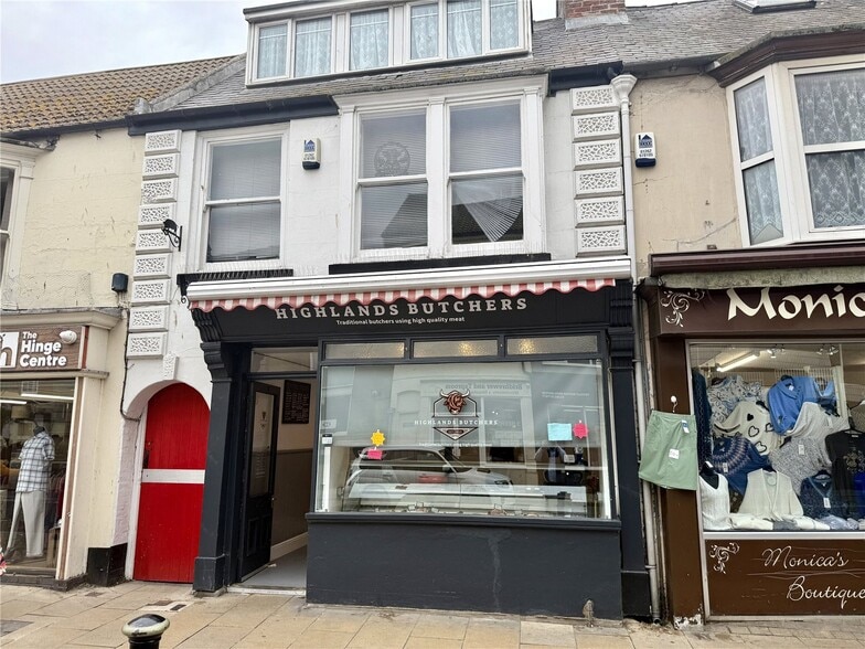 7 Chapel St, Bridlington for sale - Building Photo - Image 2 of 5
