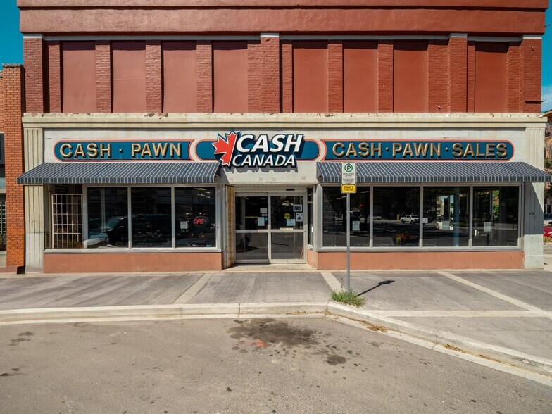 302 5 St S, Lethbridge, AB à louer - Photo du bâtiment - Image 2 de 3