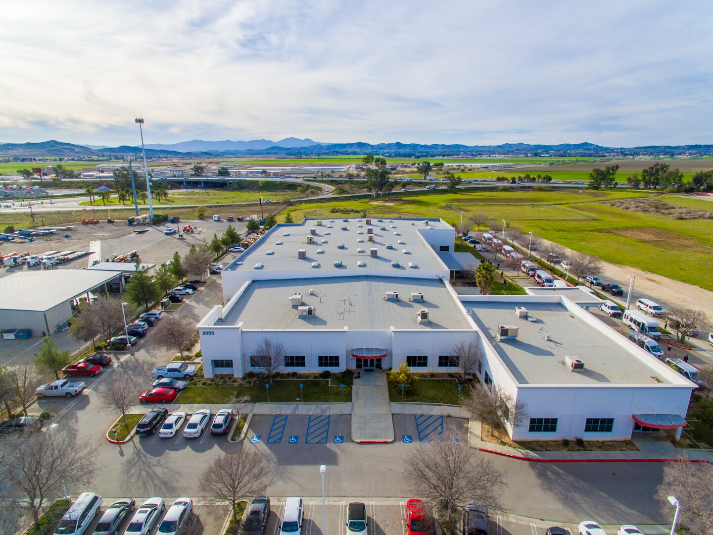 2050 Trumble Rd, Romoland, CA à louer Photo principale- Image 1 de 11