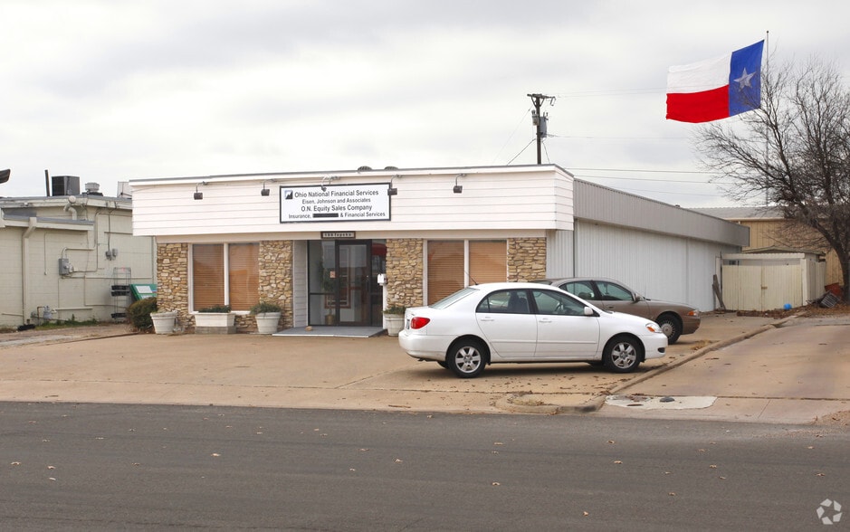 108 Topeka Dr, Woodway, TX à louer - Photo du bâtiment - Image 2 de 14