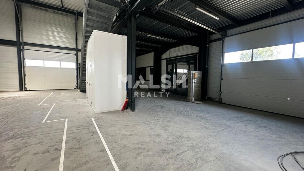 Flex in Trévoux for lease - Building Photo - Image 3 of 12