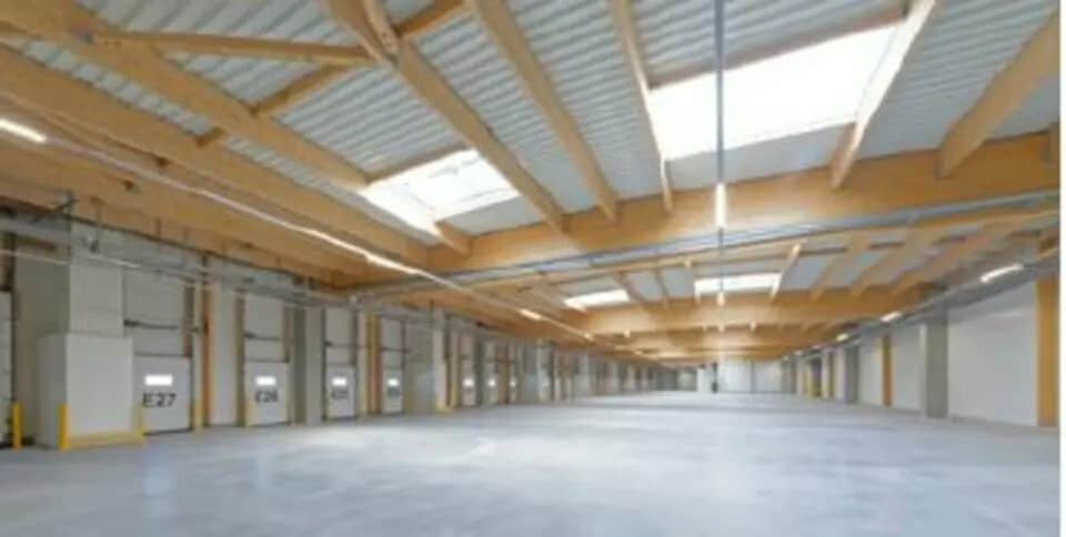 Office in Corbas for lease - Interior Photo - Image 2 of 4