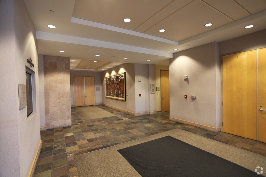 1160 N Town Center Dr, Las Vegas, NV à louer - Photo intérieure - Image 2 de 11