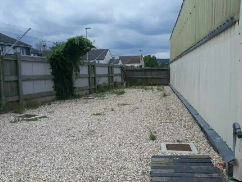 Flex dans Rouen à louer - Photo du bâtiment - Image 2 de 3