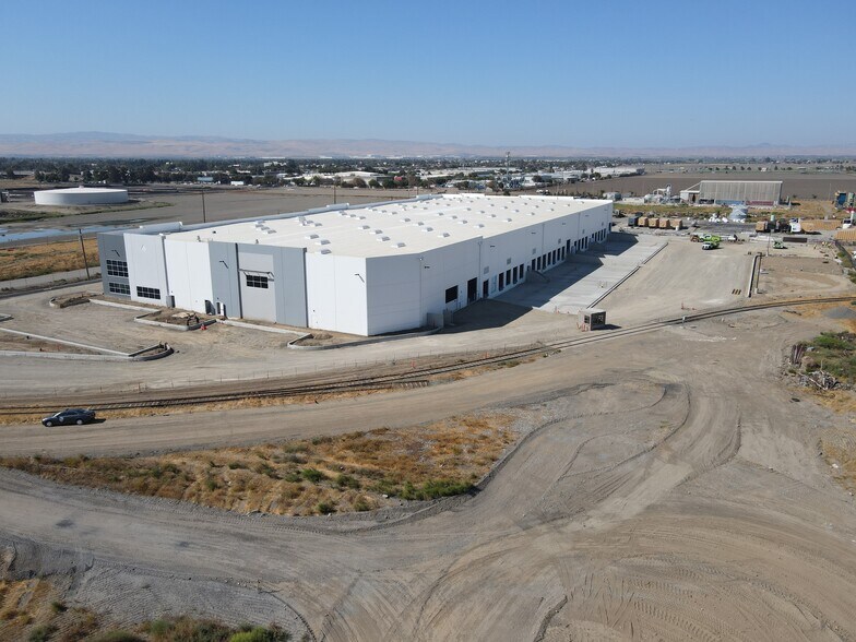 9463 Arbor Ave, Tracy, CA à louer - Photo du bâtiment - Image 3 de 7