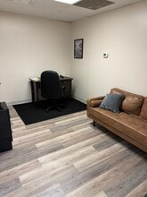 6906 Kingston Pike, Knoxville, TN for lease Interior Photo- Image 2 of 7