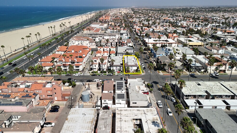 123 14th St, Huntington Beach, CA à vendre - Photo du bâtiment - Image 3 de 9