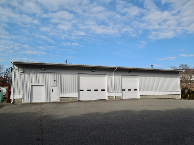 62 Industrial Park Rd, Plymouth, MA for lease - Building Photo - Image 2 of 9