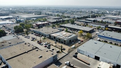 4316 64 Av SE, Calgary, AB à louer Photo intérieure- Image 2 de 5