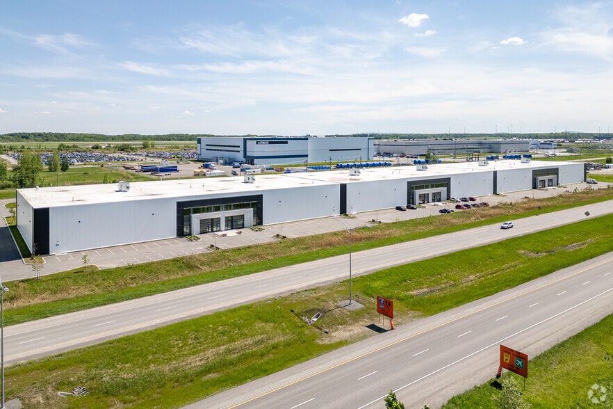 13255 Boul Henri-Fabre O, Mirabel, QC for lease - Building Photo - Image 2 of 7