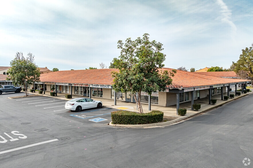 401-419 Central Ave, Upland, CA for lease - Building Photo - Image 1 of 5