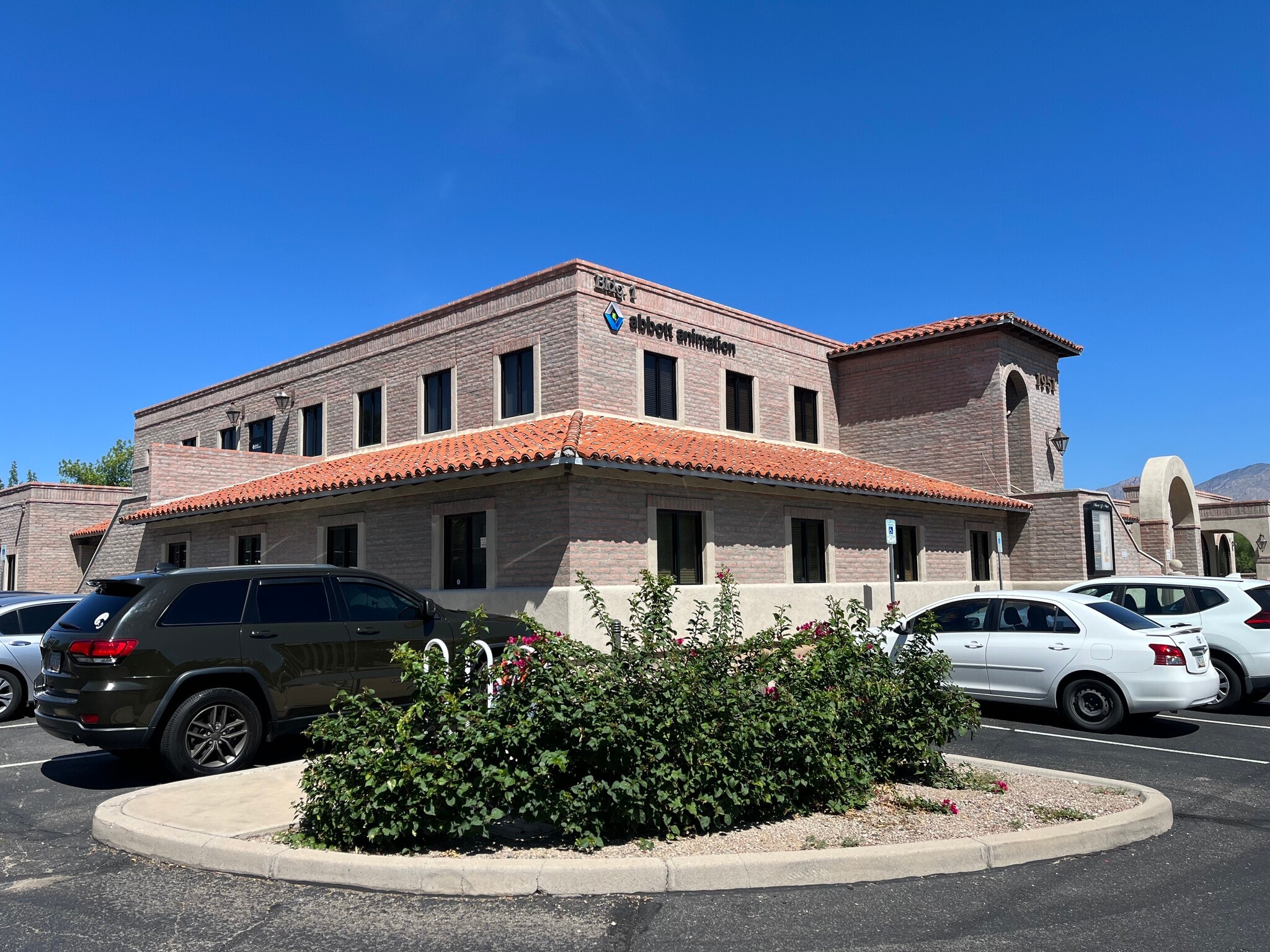1951 N Wilmot Rd, Tucson, AZ for lease Building Photo- Image 1 of 4