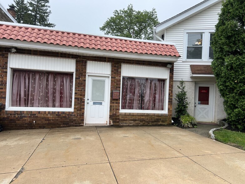 2733 Limekiln Pike, Glenside, PA à vendre - Photo du bâtiment - Image 2 de 3